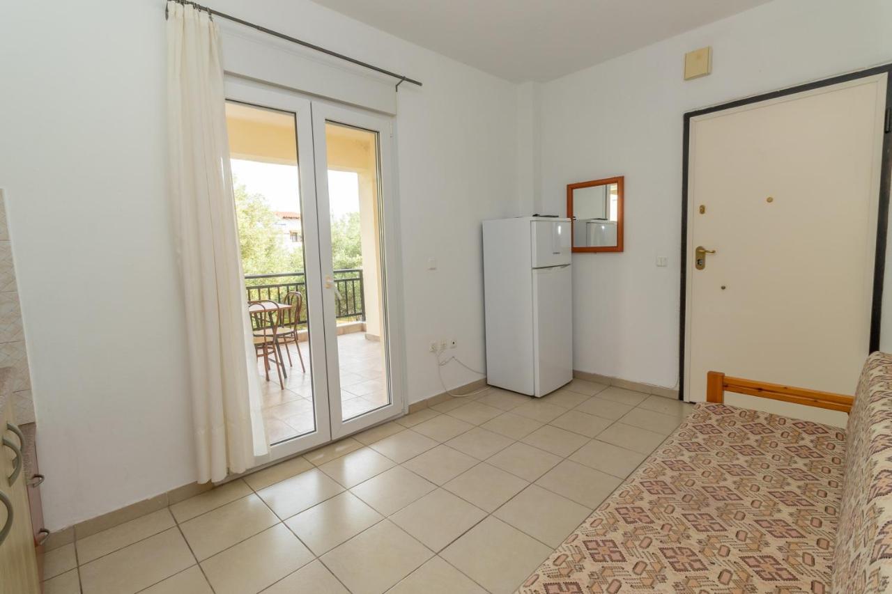 Sunday Mood Apartment Nea Skioni Bagian luar foto