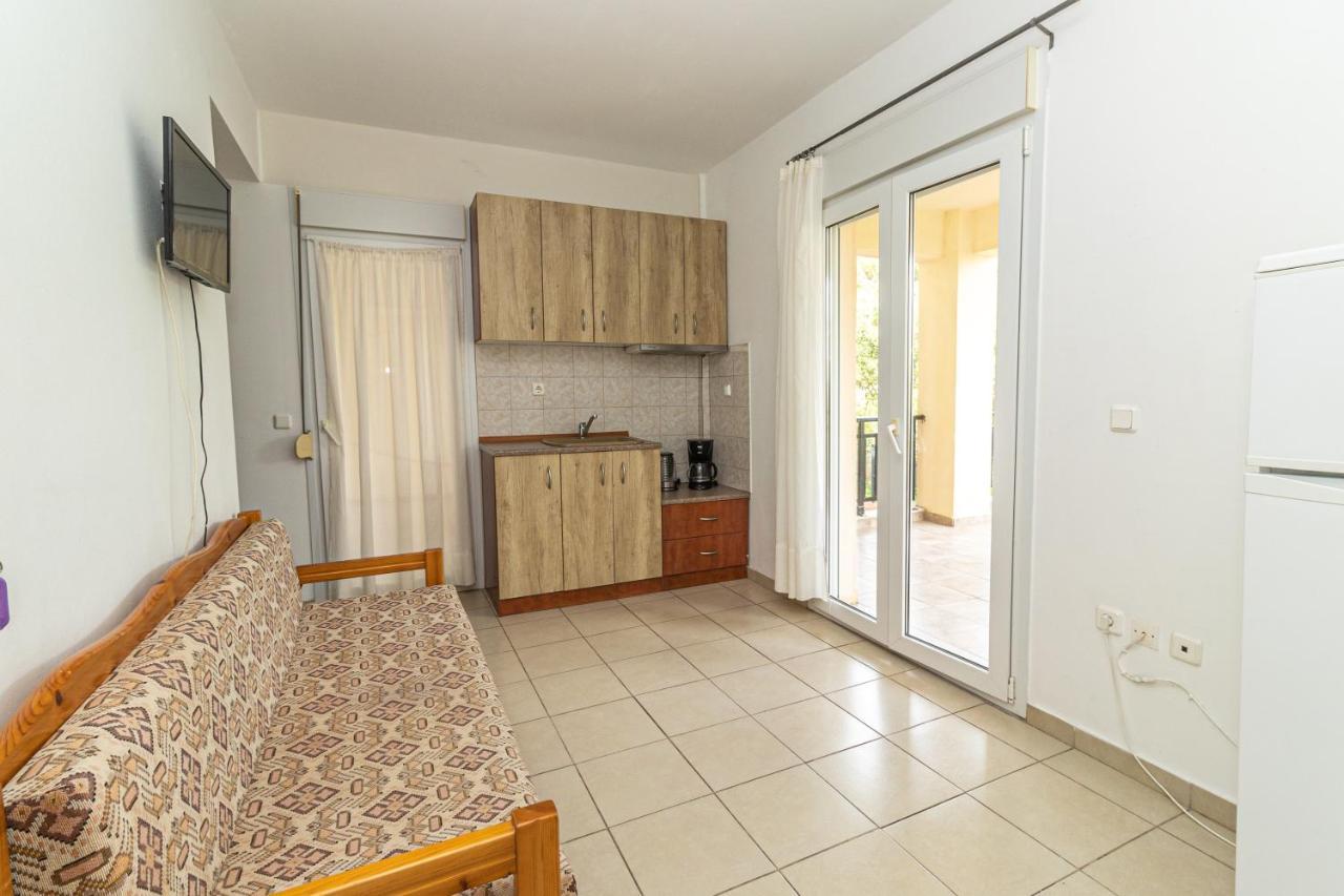 Sunday Mood Apartment Nea Skioni Bagian luar foto