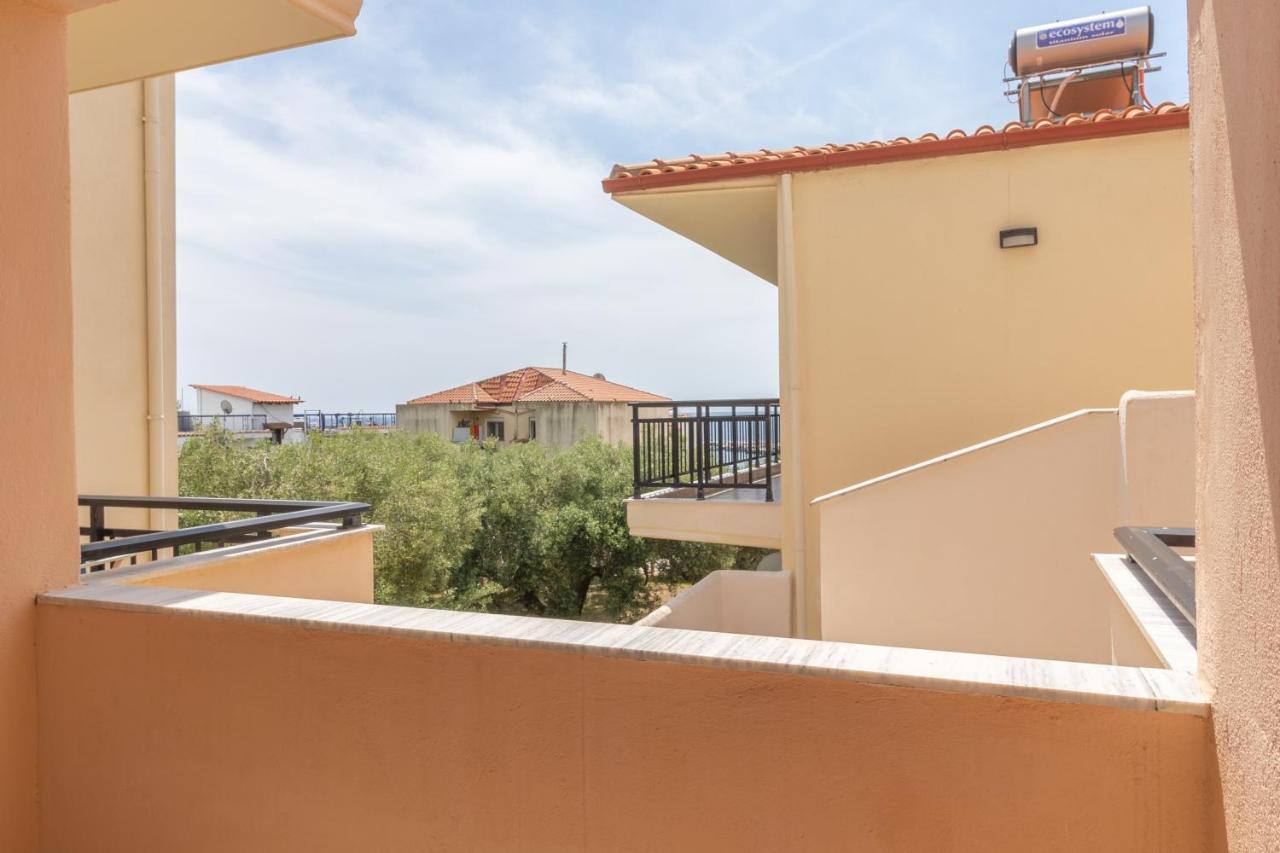 Sunday Mood Apartment Nea Skioni Bagian luar foto
