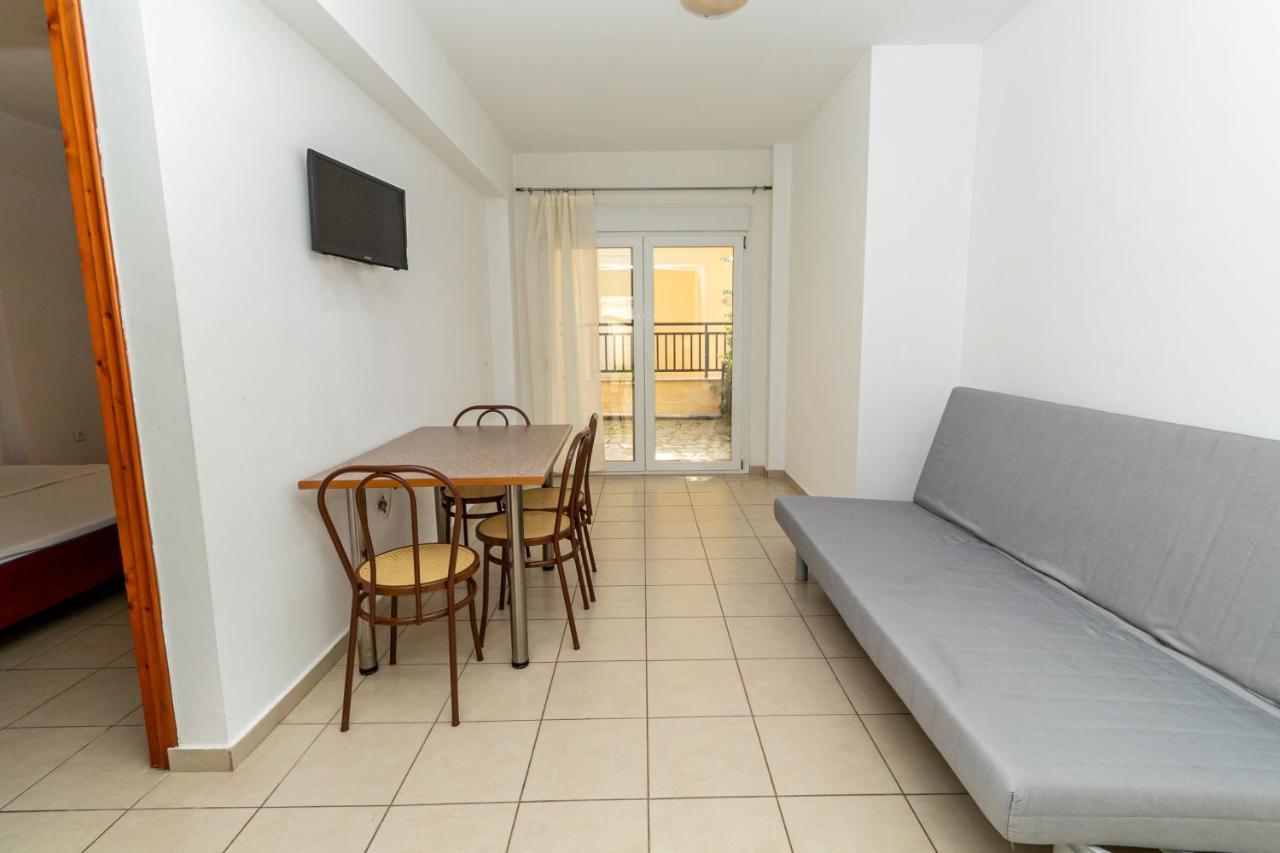 Sunday Mood Apartment Nea Skioni Bagian luar foto
